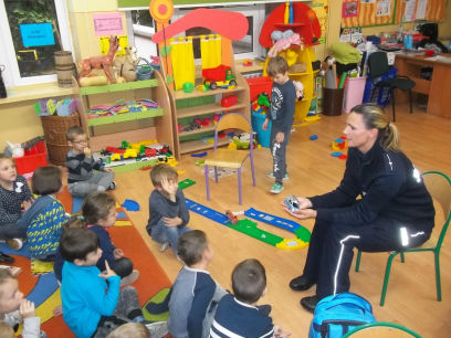 Bezpieczny przedszkolak – spotkanie z policjantem w  grupie 5 i 6 latków